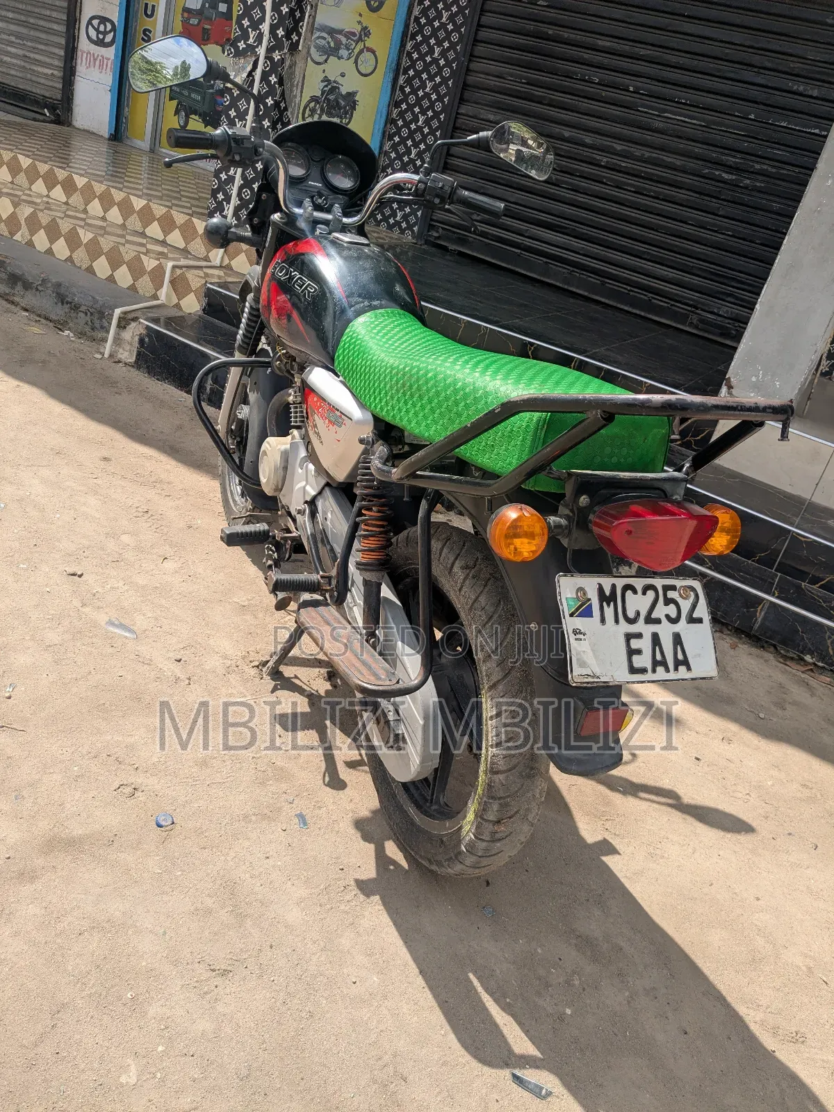 Bajaj Boxer X125 2025 Black