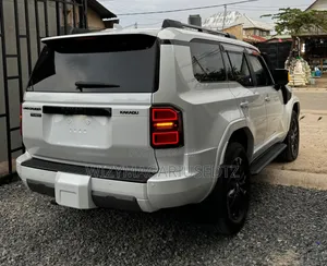 Toyota Land Cruiser Prado 2.8 2025 Ivory