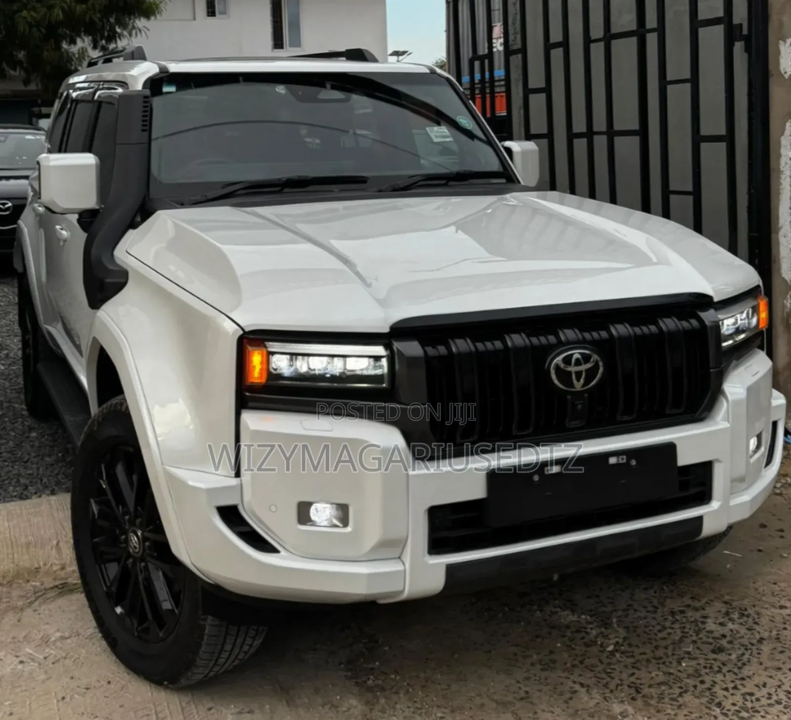 Toyota Land Cruiser Prado 2.8 2025 Ivory