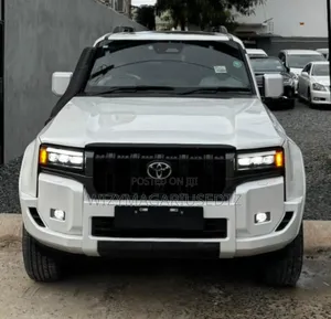 Toyota Land Cruiser Prado 2.8 2025 Ivory