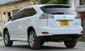 Toyota Harrier 2004 White