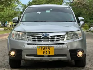Subaru Forester 2011 Silver