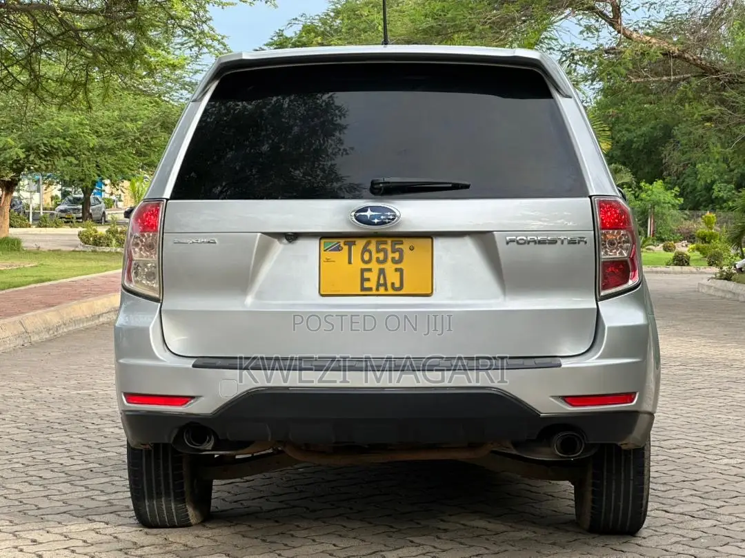 Subaru Forester 2011 Silver