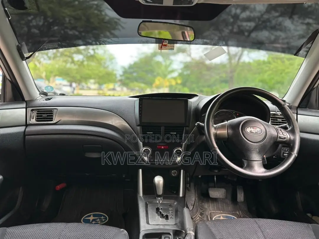 Subaru Forester 2011 Silver