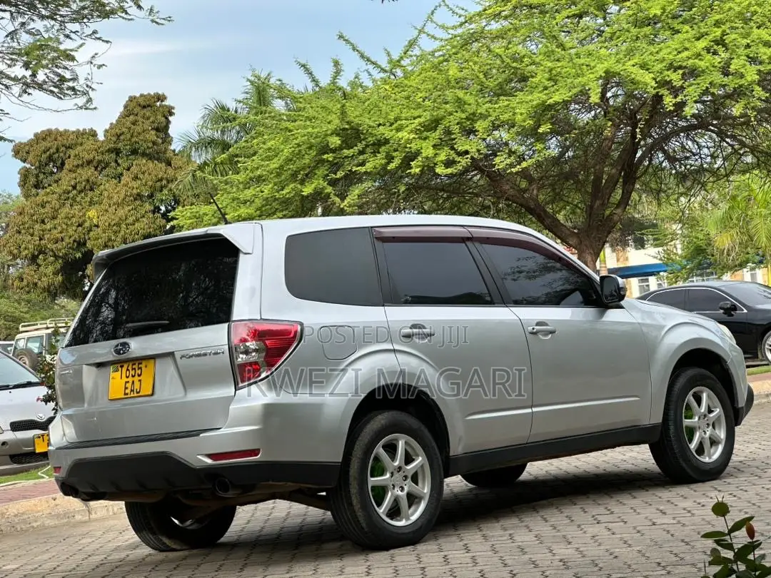 Subaru Forester 2011 Silver