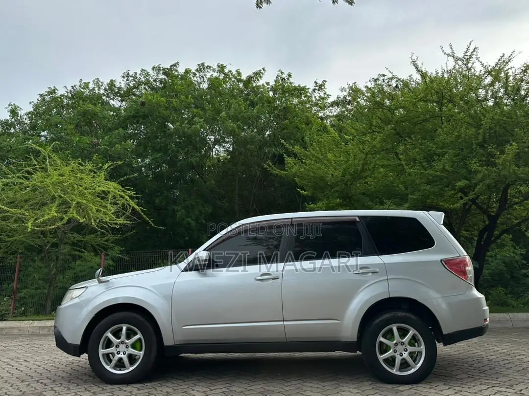 Subaru Forester 2011 Silver
