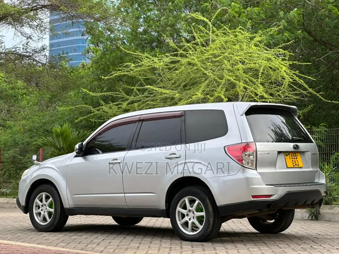 Subaru Forester 2011 Silver