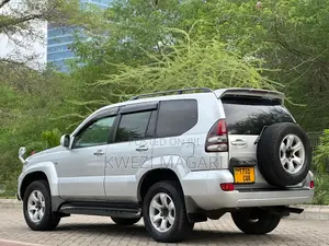 Toyota Land Cruiser Prado 2005 Silver