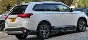 Mitsubishi Outlander 2015 White