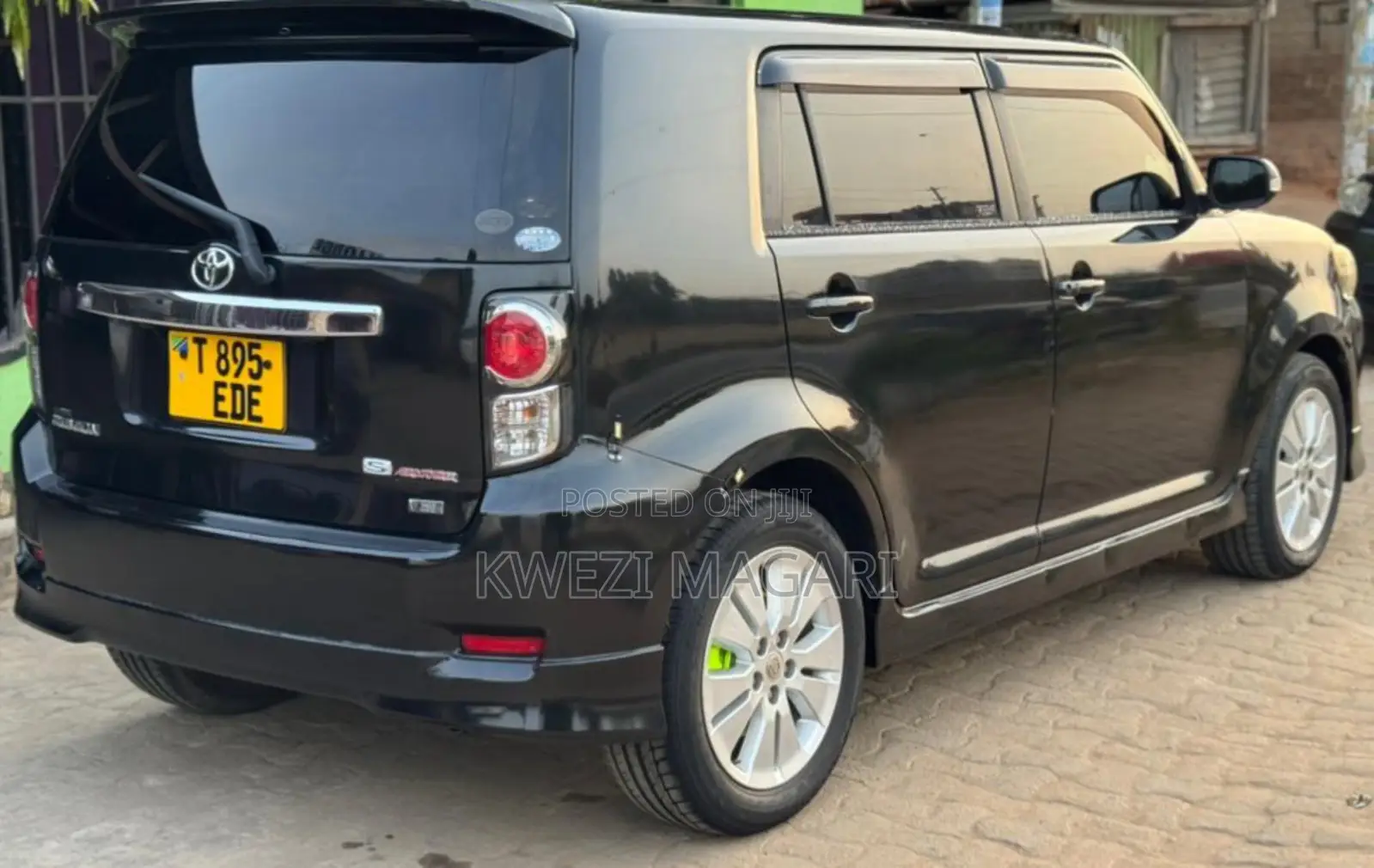 Toyota Corolla Rumion 2009 Black