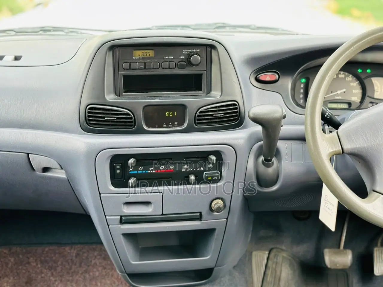Toyota LiteAce Noah 2000 White