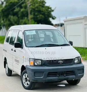Toyota LiteAce Noah 2000 White
