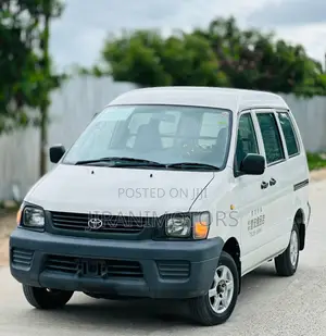 Toyota LiteAce Noah 2000 White