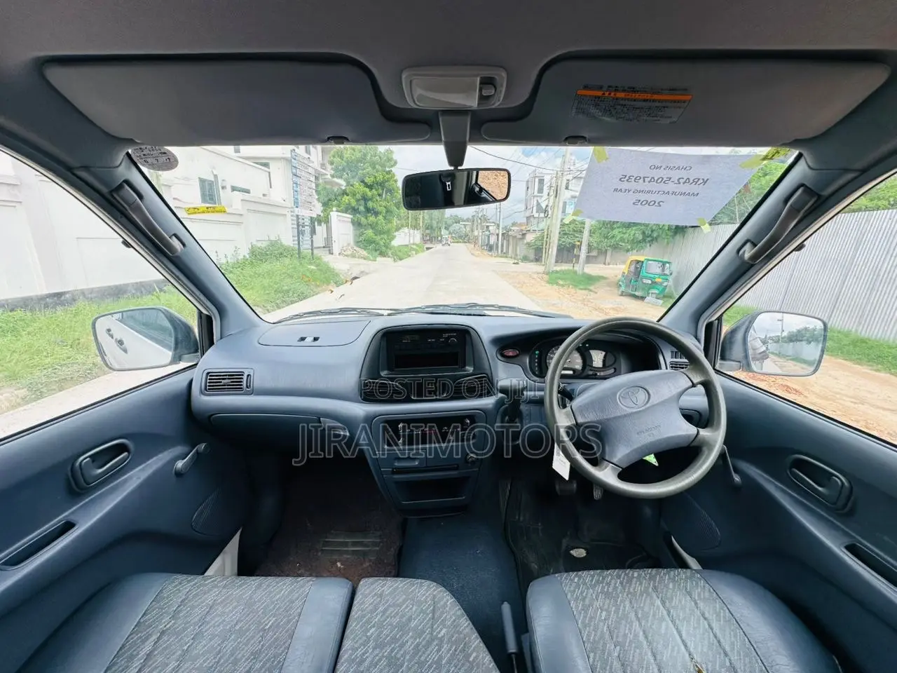 Toyota LiteAce Noah 2000 White