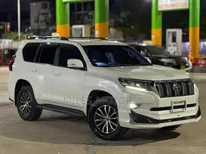 Toyota Land Cruiser Prado 2018 White