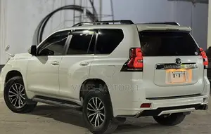 Toyota Land Cruiser Prado 2018 White