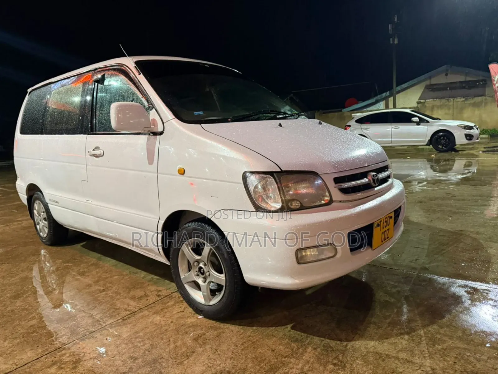 Toyota Noah 2001 White