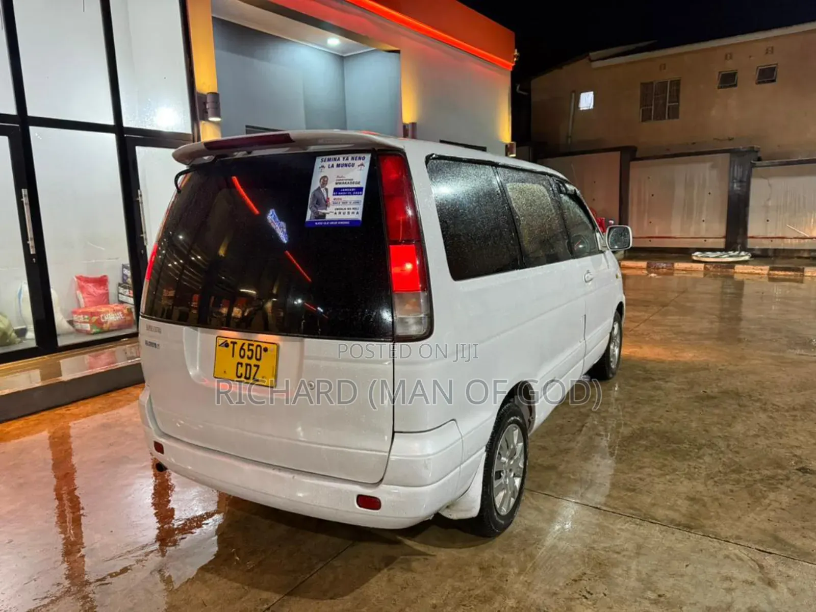 Toyota Noah 2001 White