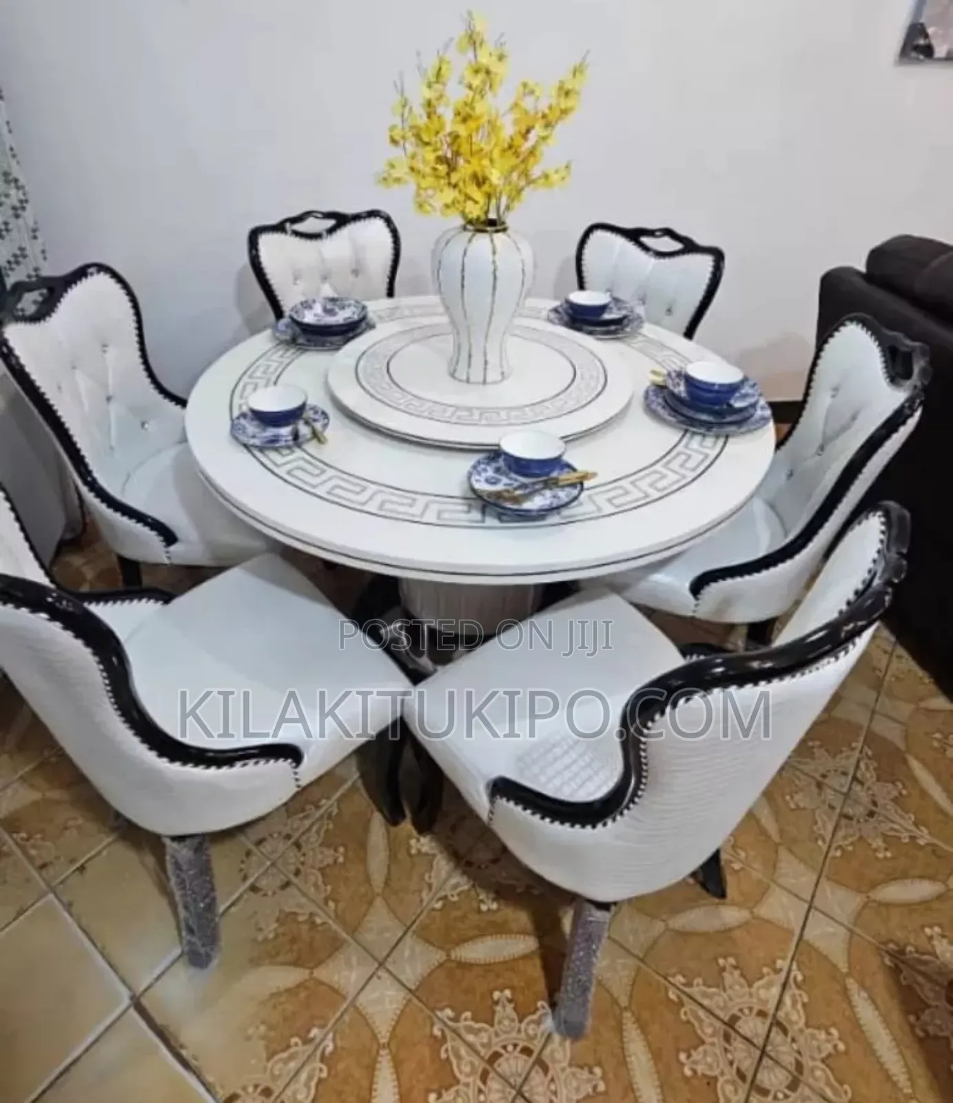 Top Quality Dining Table With 6 Chairs