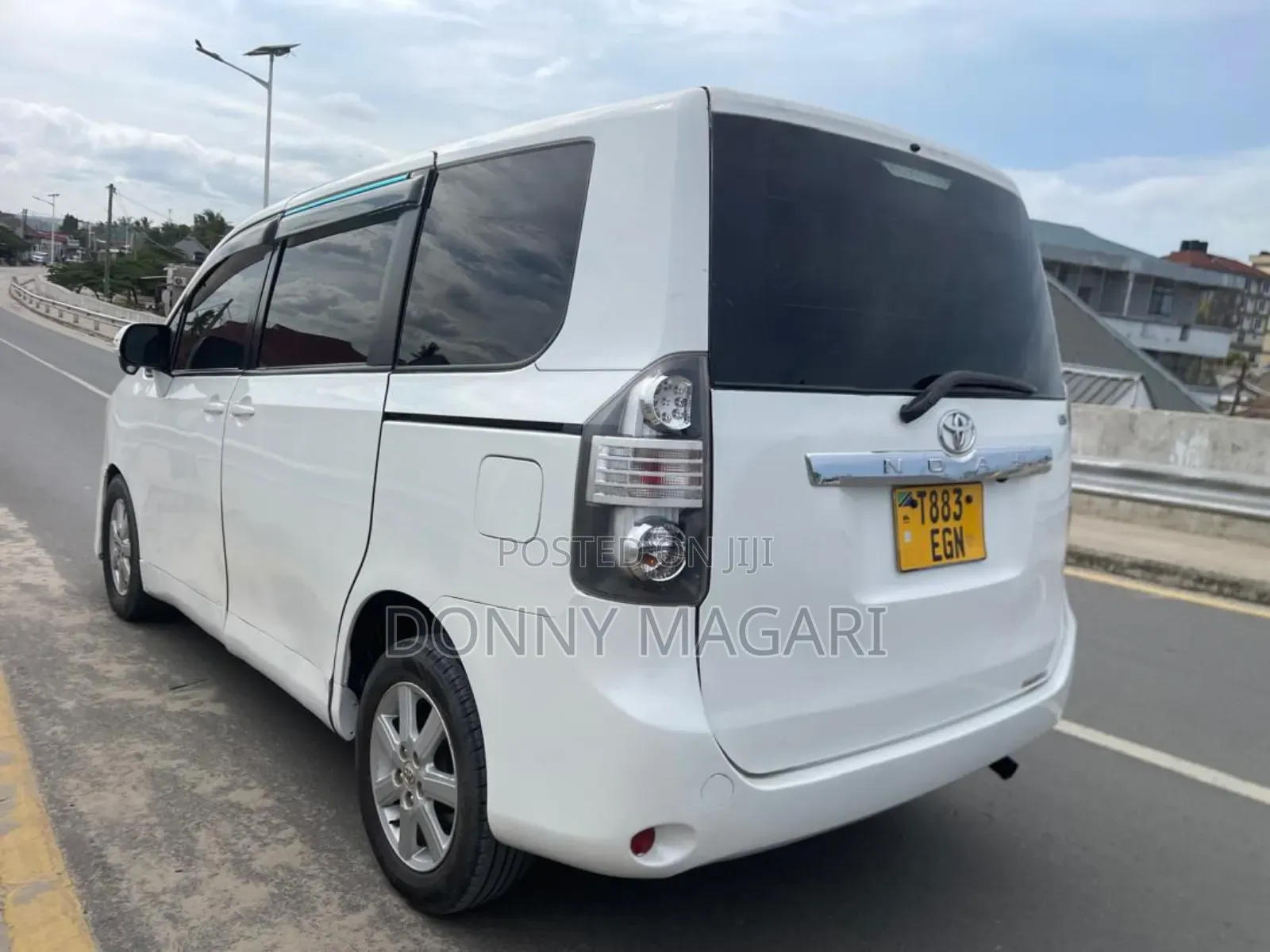Toyota Noah 2008 White