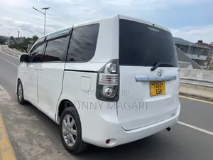 Toyota Noah 2008 White