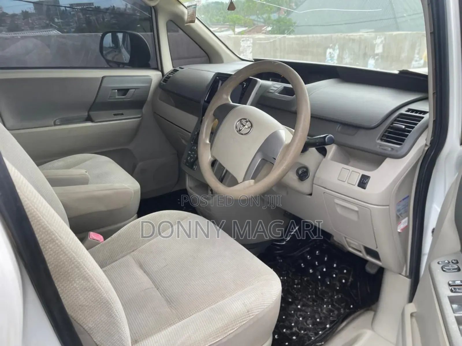 Toyota Noah 2008 White