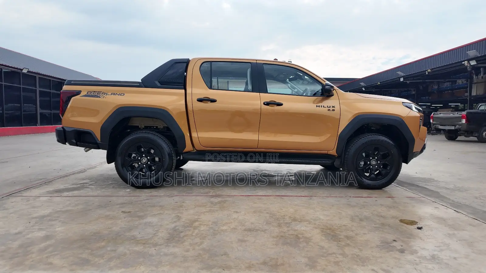 New Toyota Hilux 2025 Orange