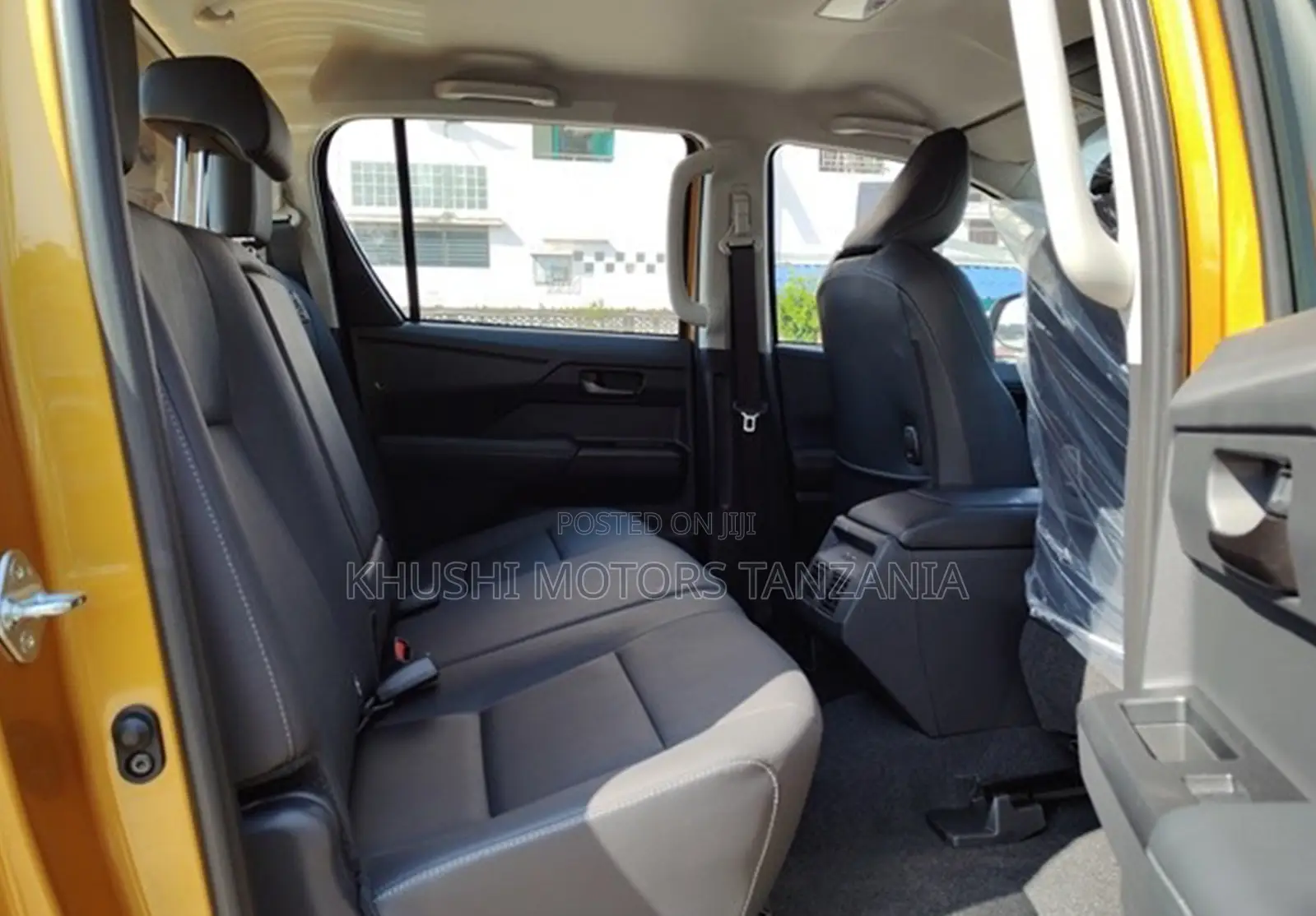 New Toyota Hilux 2025 Orange