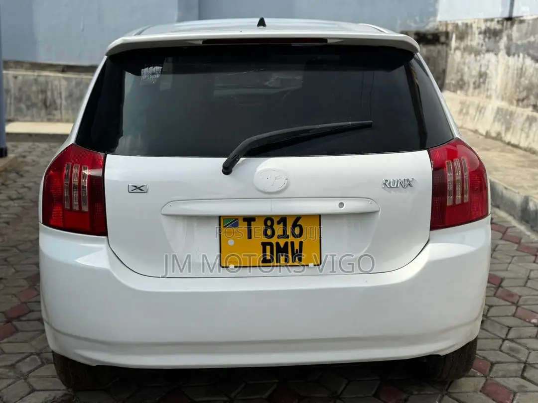 Toyota Corolla RunX 2004 White