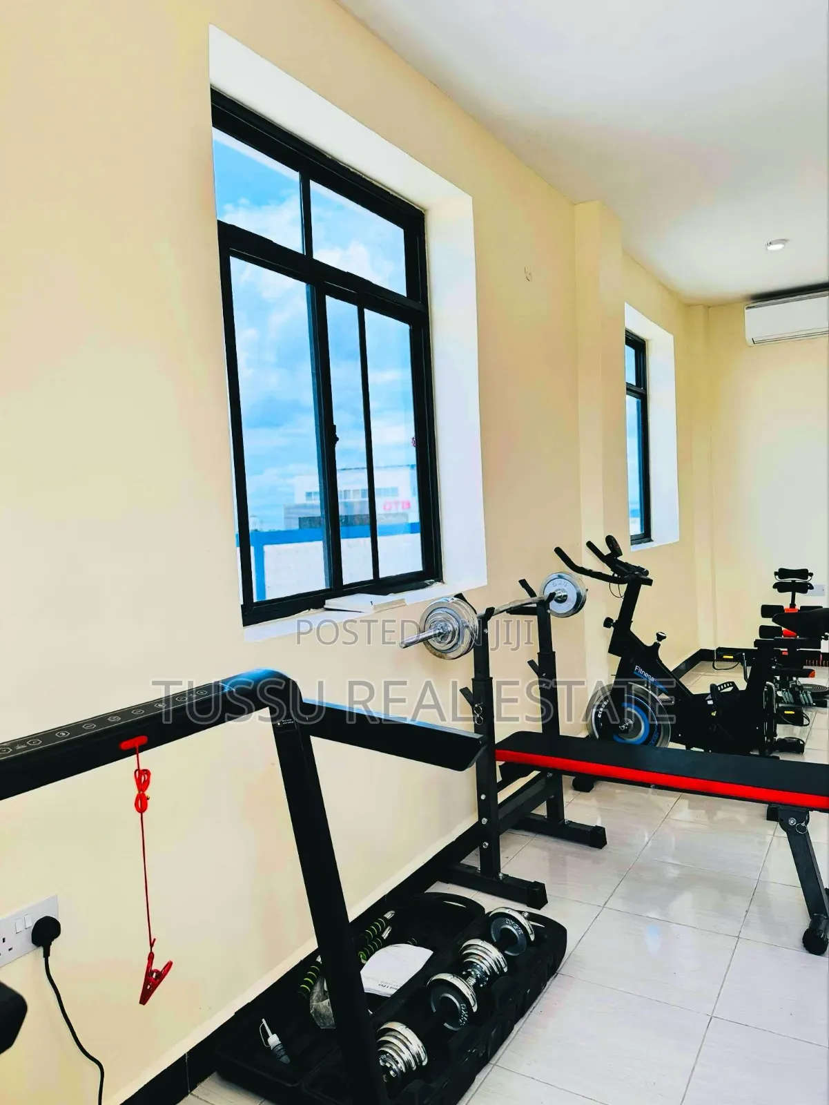 3bdrm Apartment in Kahama Rd Masaki Kwa, Mikocheni for sale