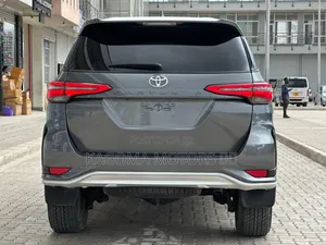 Toyota Fortuner 2018 Gray