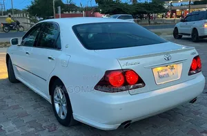 Toyota Crown 2007 White