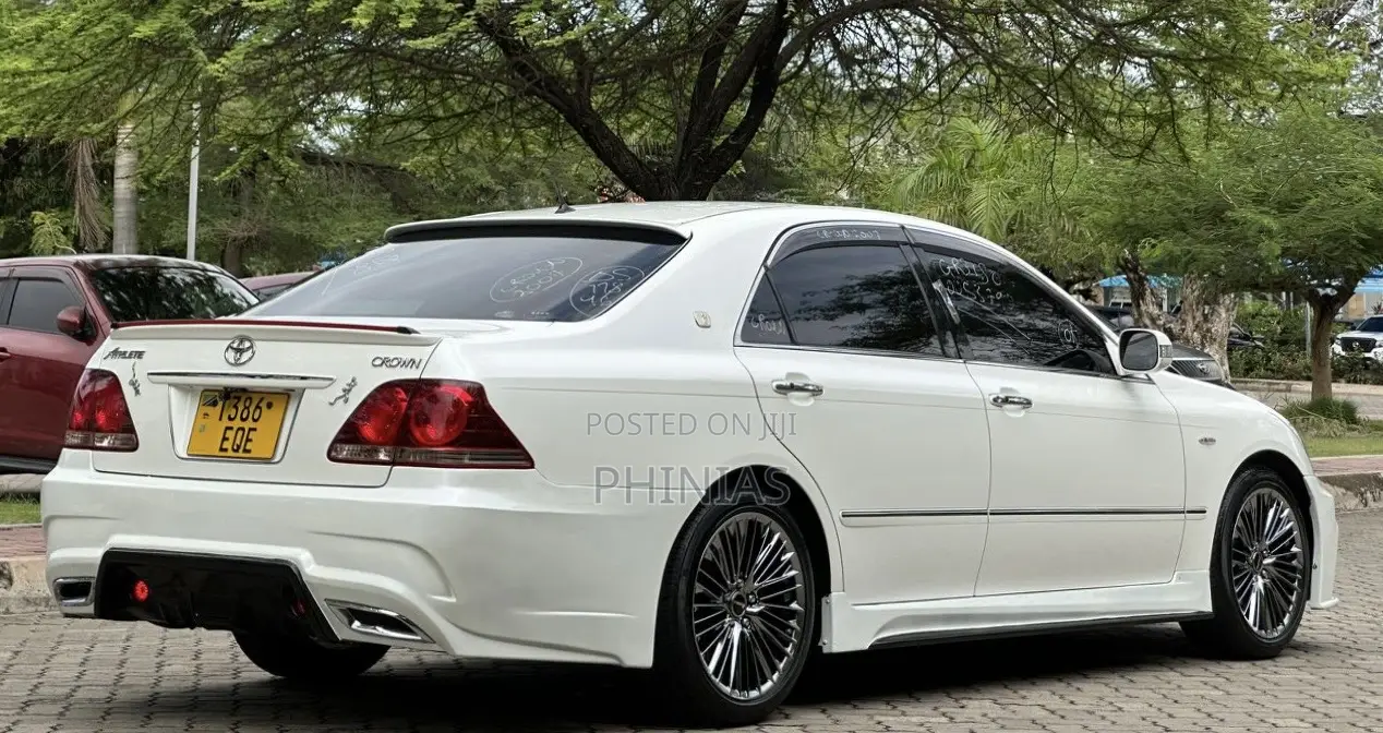 Toyota Crown 2007 White