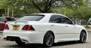 Toyota Crown 2007 White