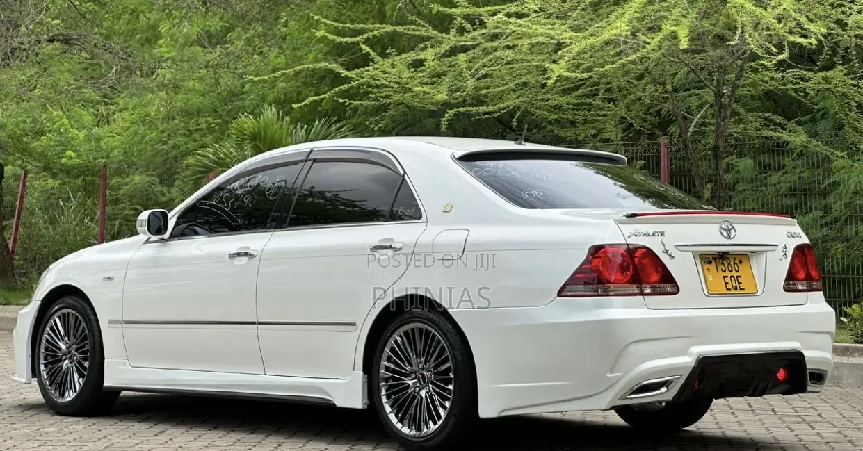 Toyota Crown 2007 White