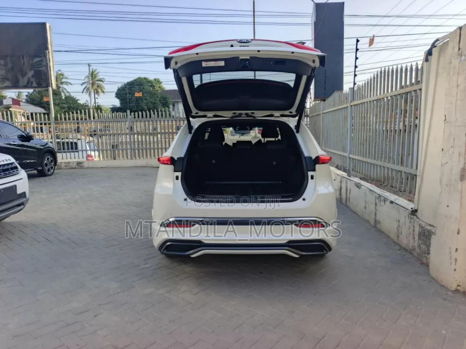 Toyota Harrier 2.5 Hybrid GR Sport 2020 White