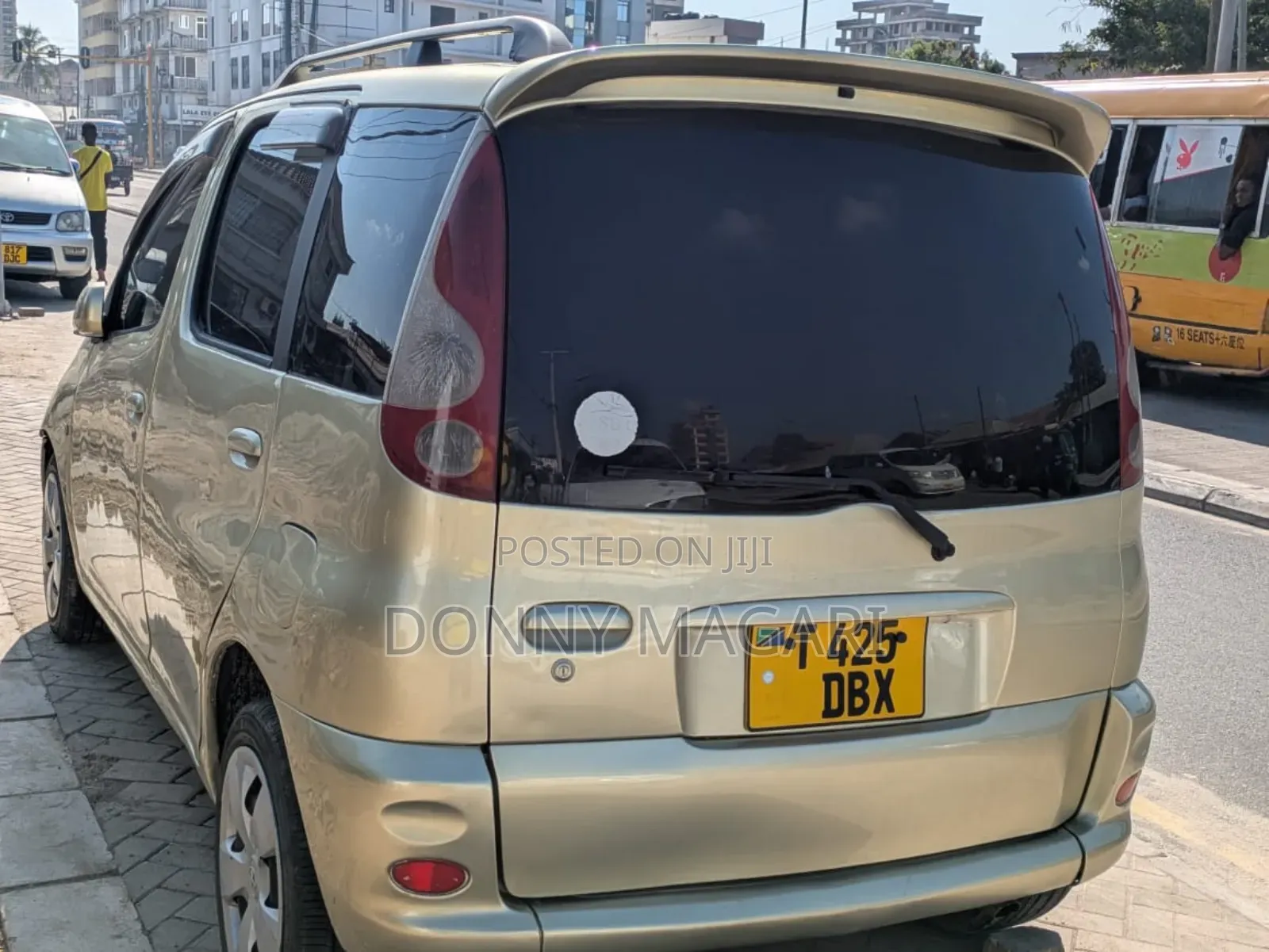 Toyota Fun Cargo 2005 Silver