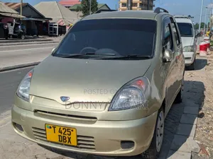 Toyota Fun Cargo 2005 Silver