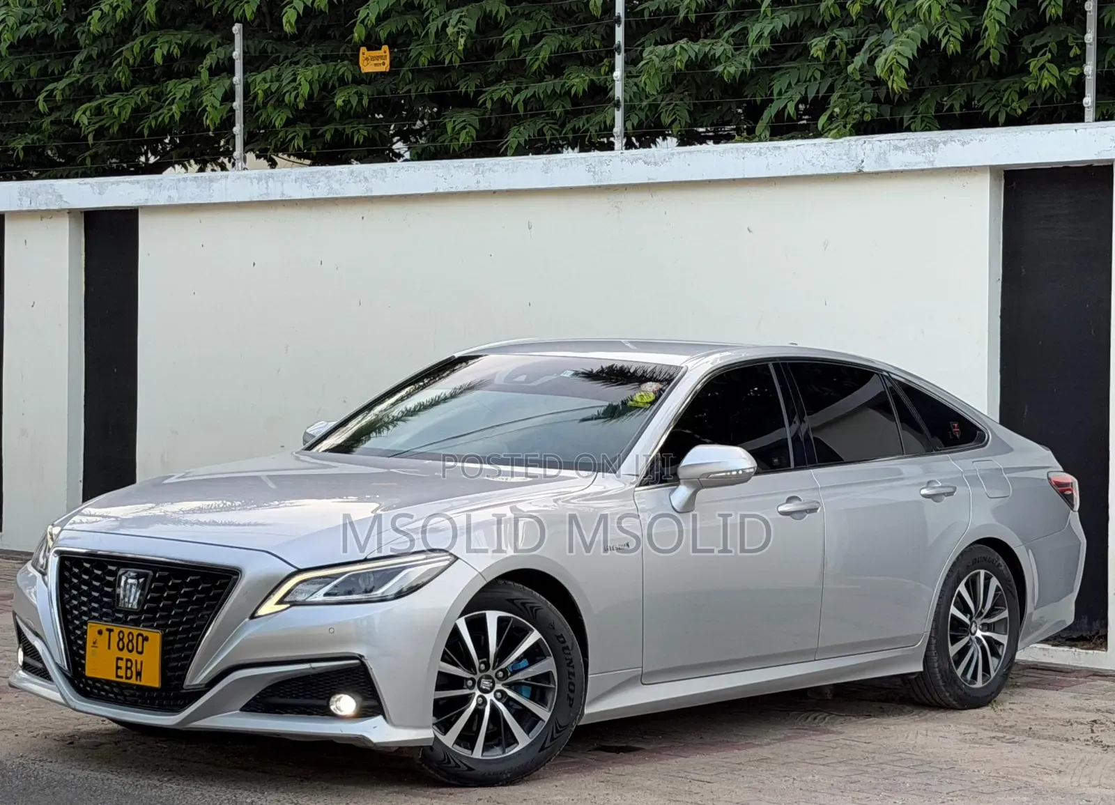 Toyota Crown 2018 Silver