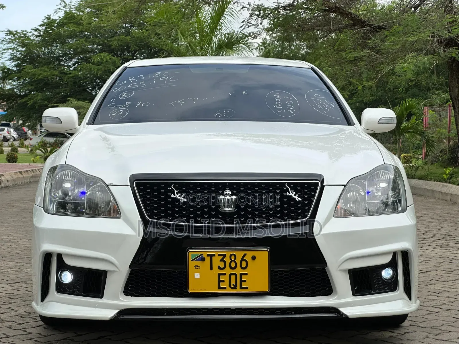Toyota Crown 2018 Silver