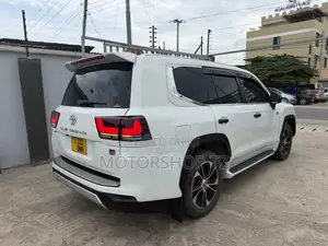 Toyota Land Cruiser 4.6 V8 ZX 2016 White