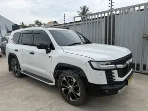 Toyota Land Cruiser 4.6 V8 ZX 2016 White