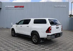 Toyota Hilux 2021 White