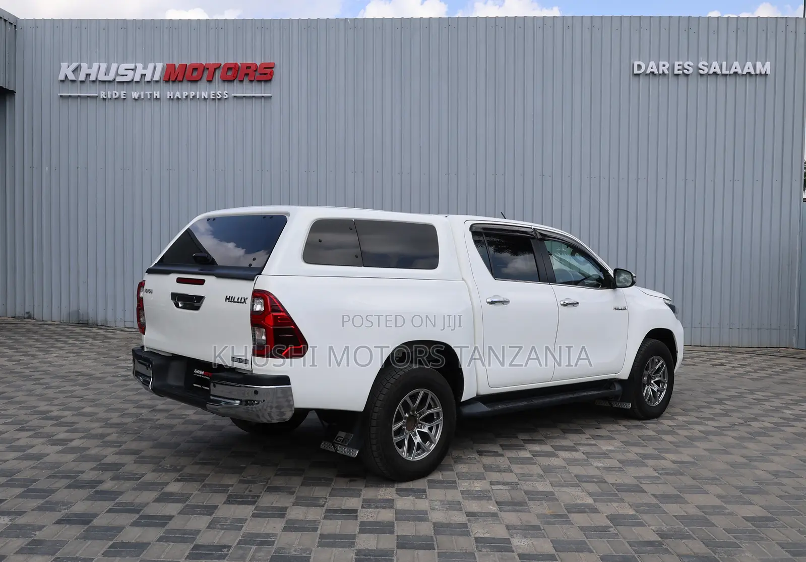 Toyota Hilux 2021 White