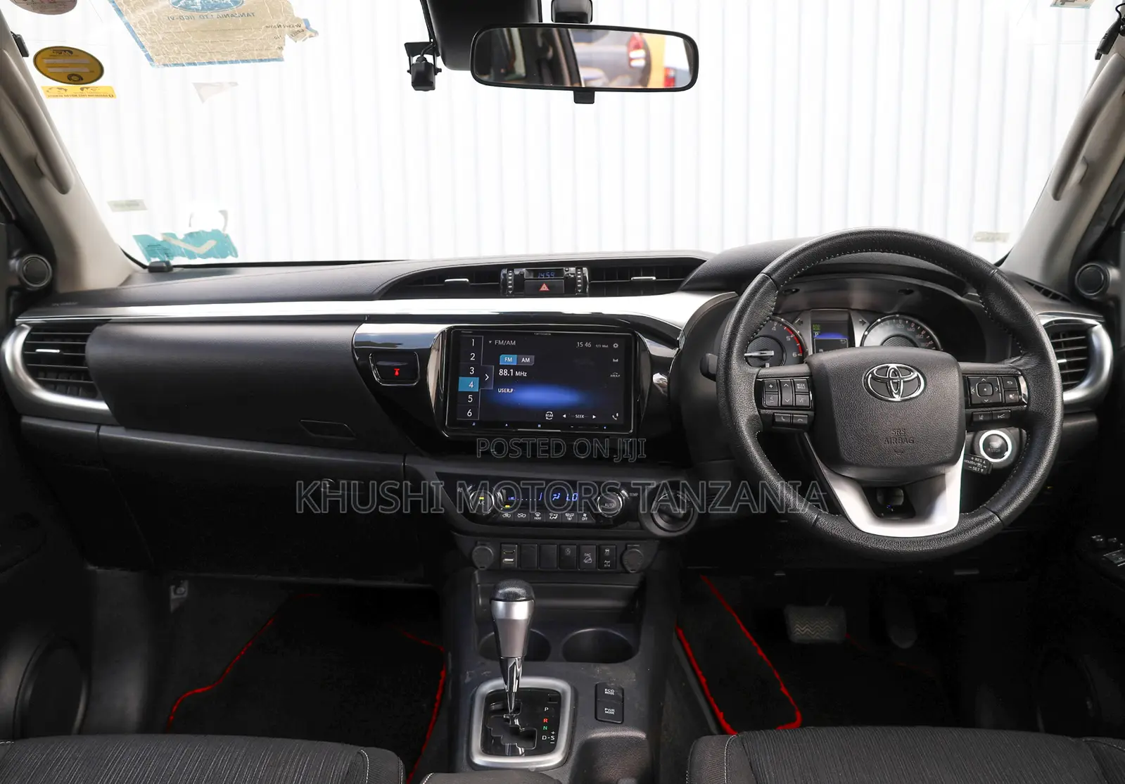 Toyota Hilux 2021 White