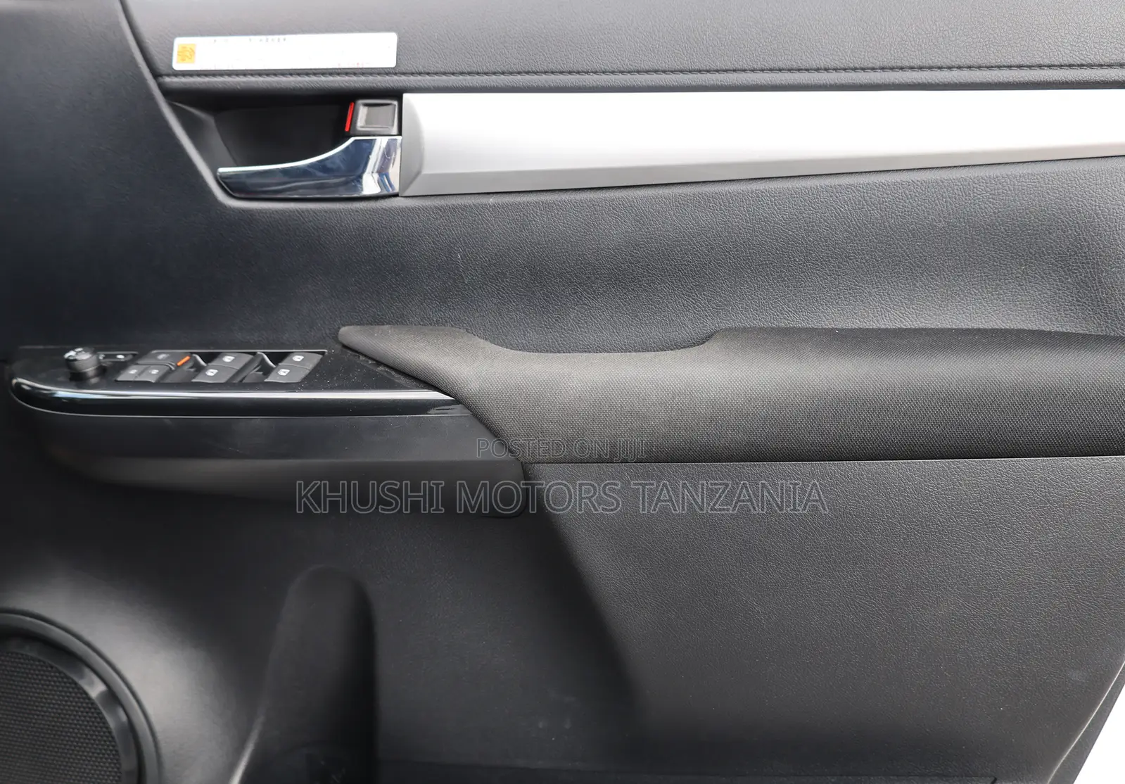 Toyota Hilux 2021 White