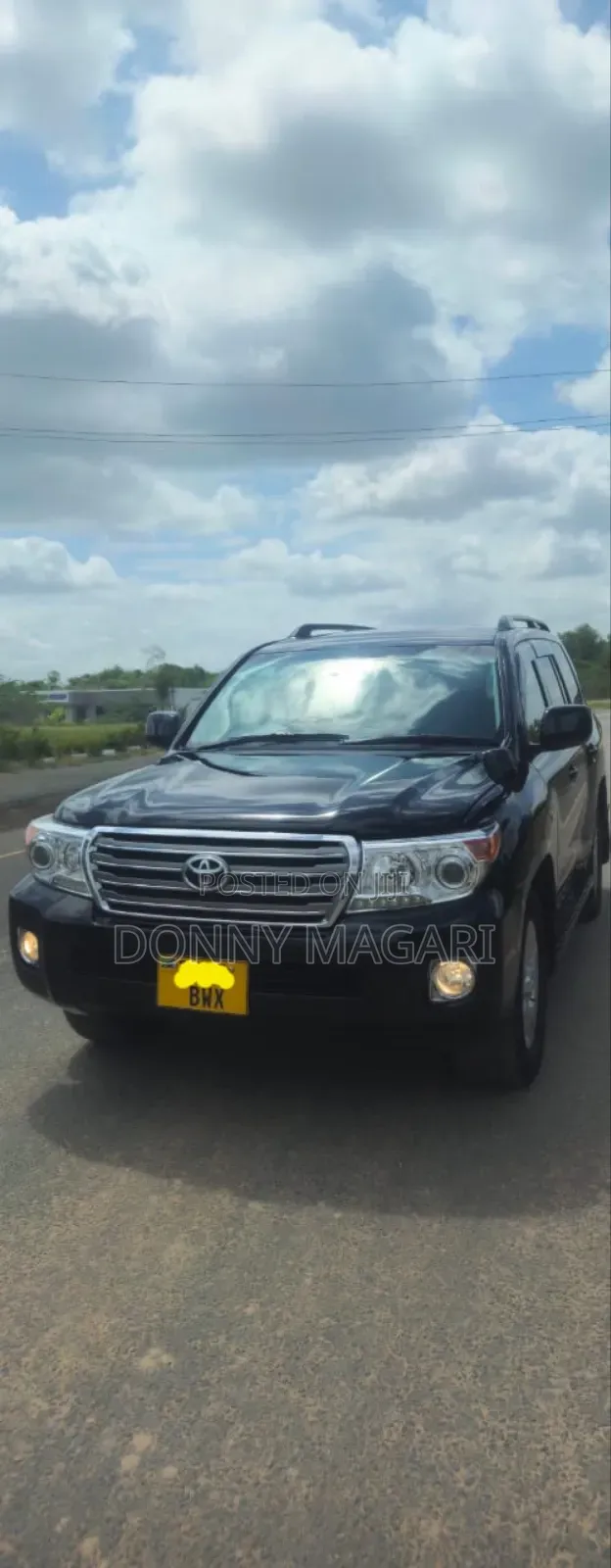 Toyota Land Cruiser 2010 Black