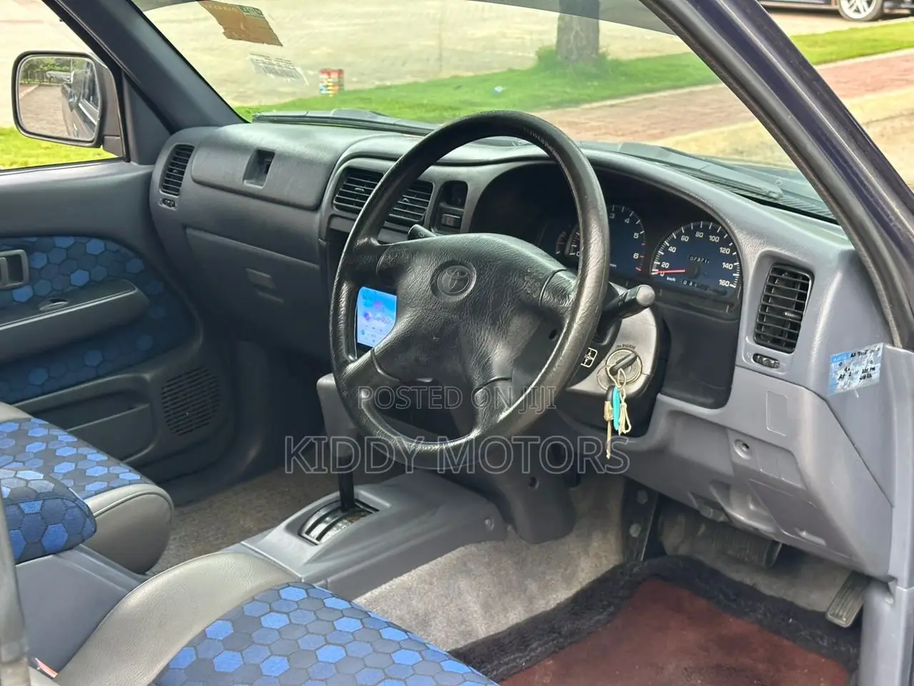 Toyota Hilux 2000 Blue