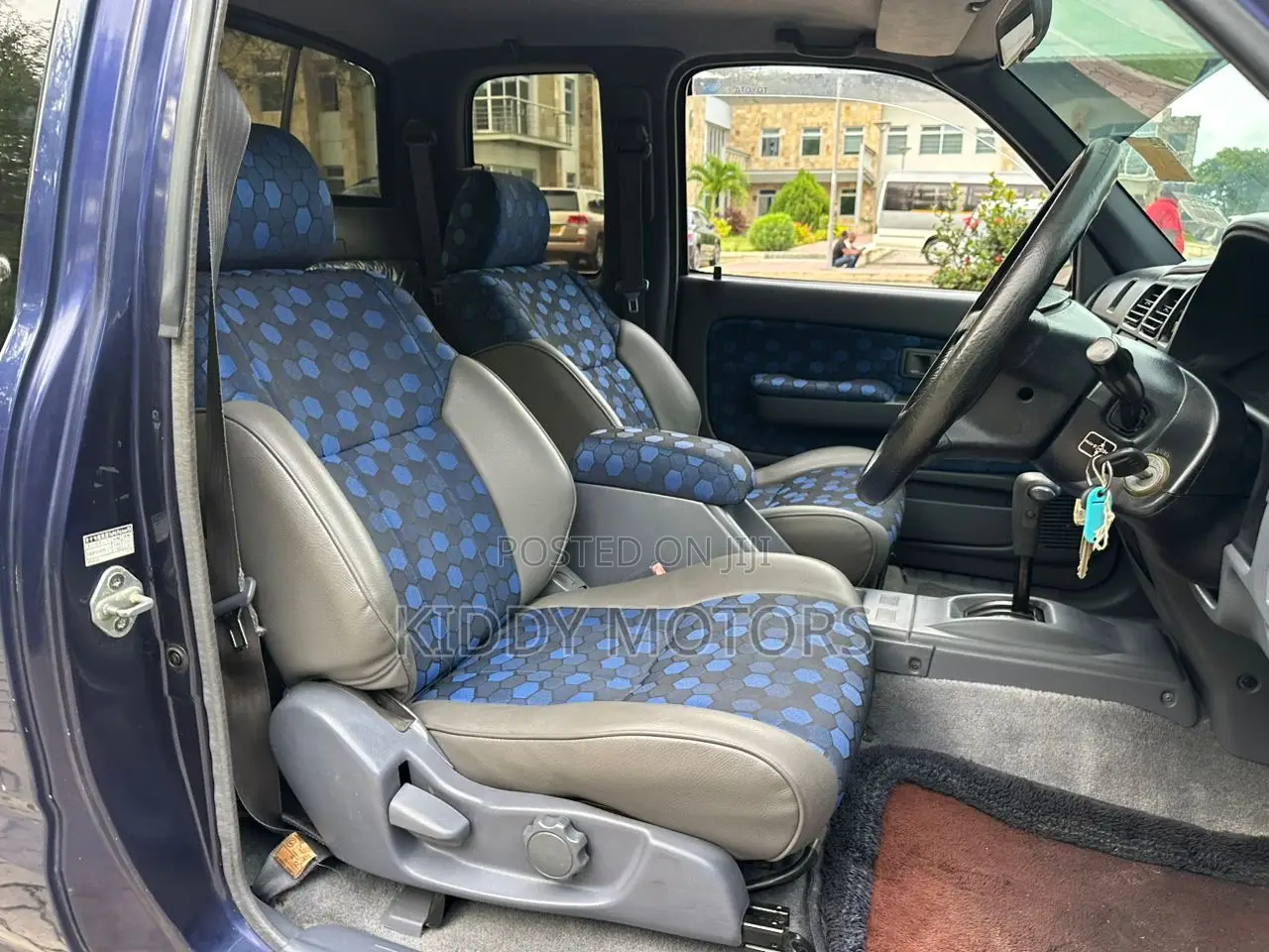 Toyota Hilux 2000 Blue