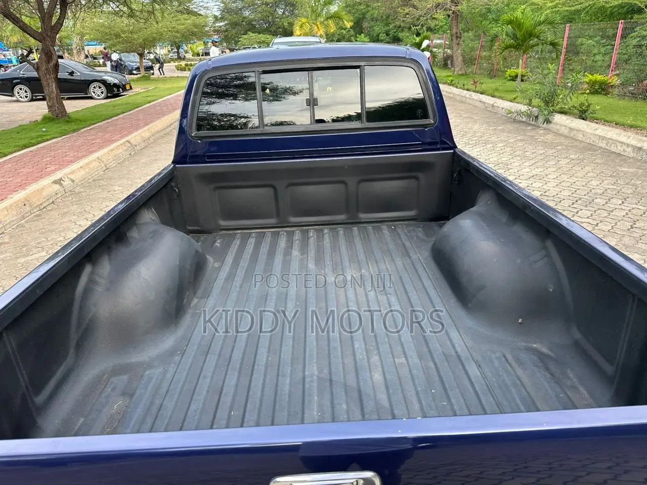 Toyota Hilux 2000 Blue